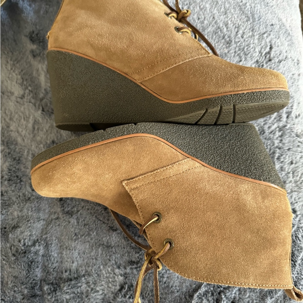 Womans Sperry booties NWOT size 10